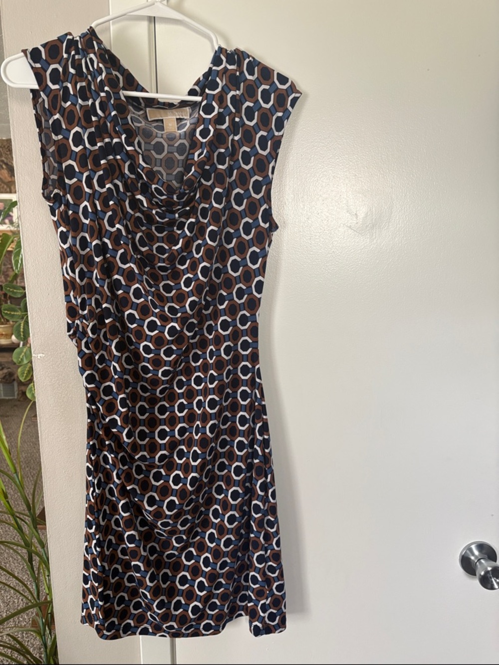 Sleeveless MK Geometric Print Cowl Neck Dress - Blue & Brown